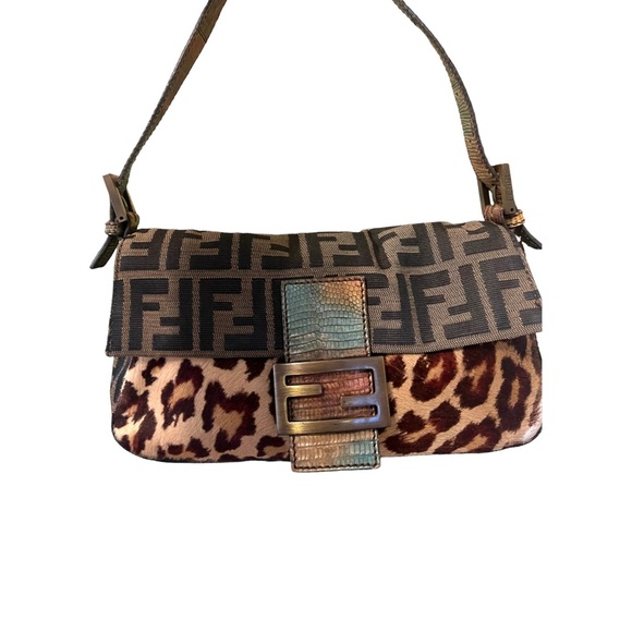 Fendi Baguette - Picture 2 of 15